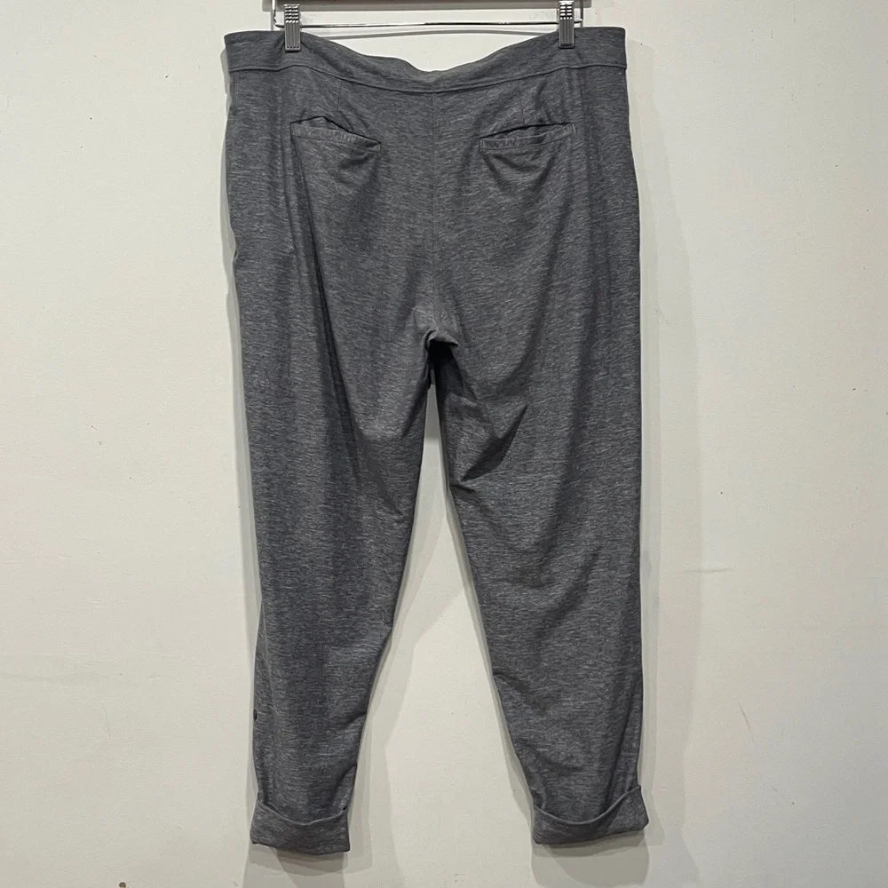 Lululemon Jogger Crop Heathered Grey size XL - Picture 5 of 8